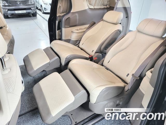 Kia Carnival 2021 — Photo 7/20