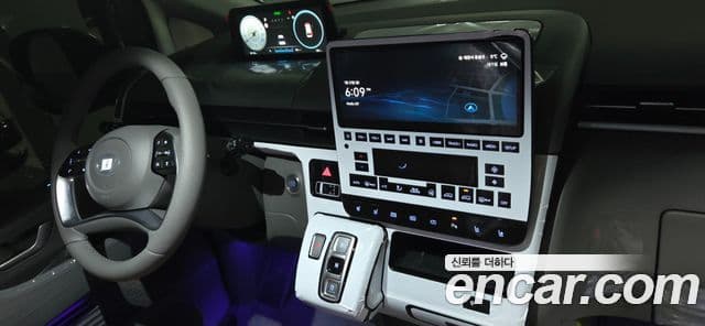 Hyundai Staria 2025 — Şəkil 12/20