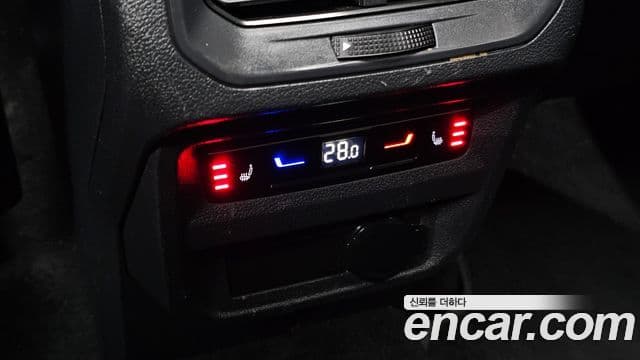 Volkswagen Tiguan Allspace 2023 — ფოტო 19/20