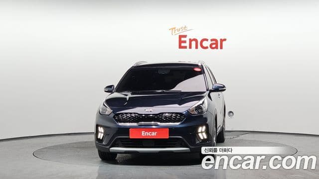 Kia Niro 2020 — ფოტო 19/20