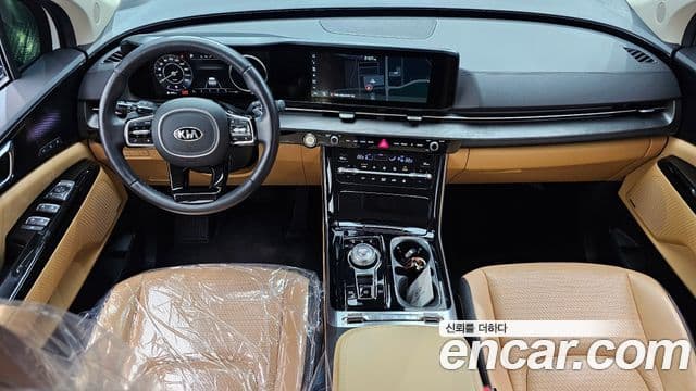 Kia Carnival 2021 — ფოტო 7/20
