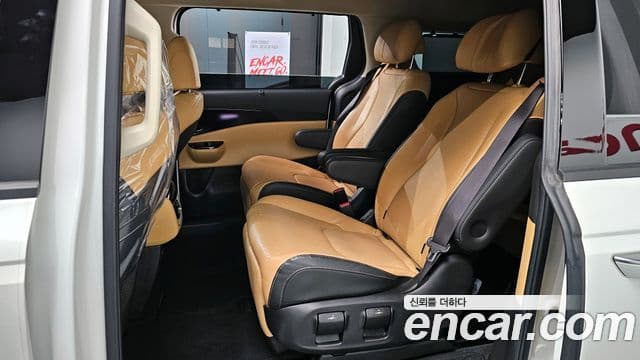 Kia Carnival 2021 — ფოტო 12/20