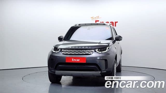 Land Rover Discovery 5 2019 — Photo 19/20