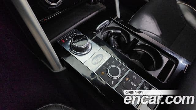 Land Rover Discovery 5 2019 — Photo 12/20