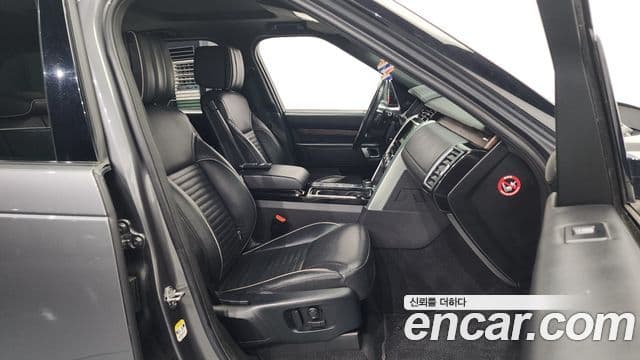 Land Rover Discovery 5 2019 — Photo 2/20