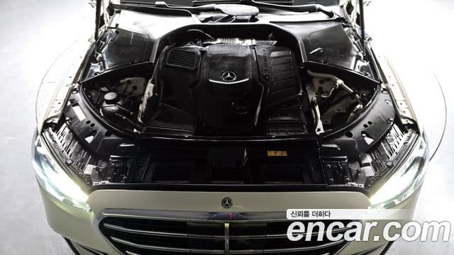 Mercedes-Benz S-Class 2022 — Photo 7/20