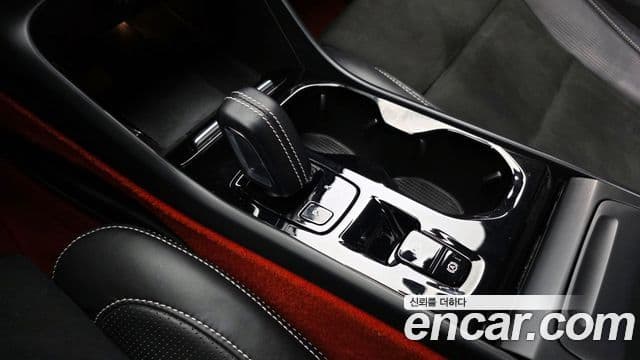 Volvo XC40 2020 — Şəkil 6/20