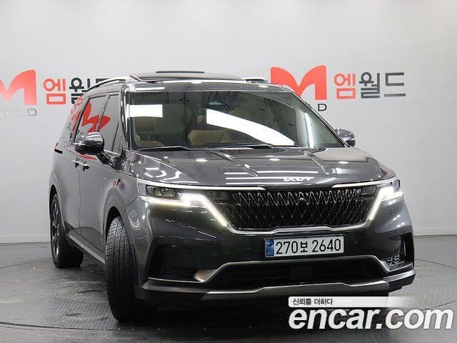 Kia Carnival 2021 — ფოტო 2/20