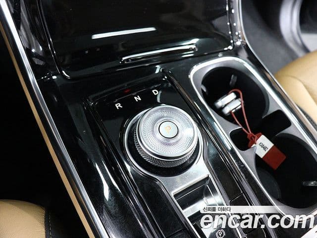 Kia Carnival 2021 — ფოტო 13/20