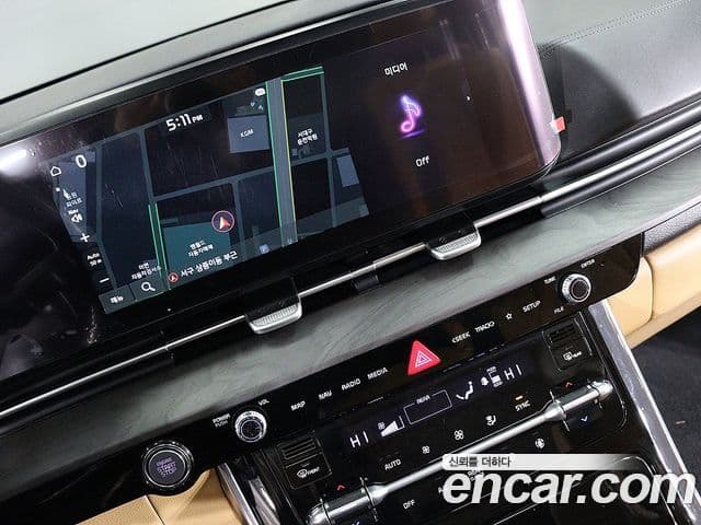 Kia Carnival 2021 — ფოტო 14/20