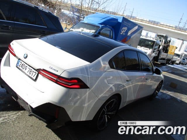 BMW 5 Series 2024 — ფოტო 5/20