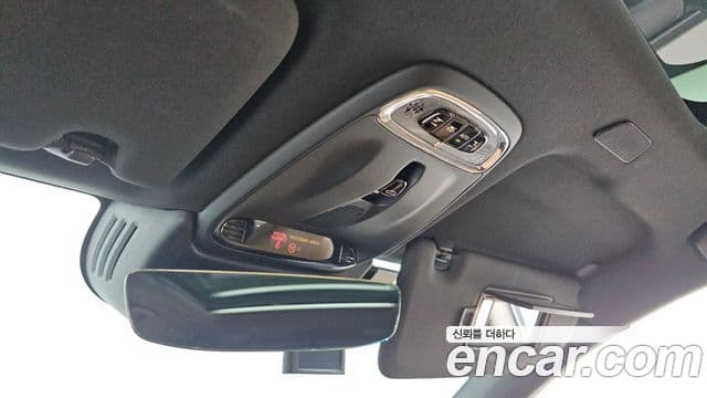 Volvo XC60 2018 — Şəkil 16/20