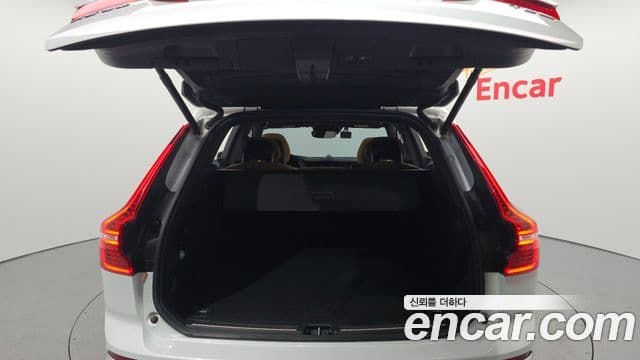 Volvo XC60 2018 — Şəkil 20/20