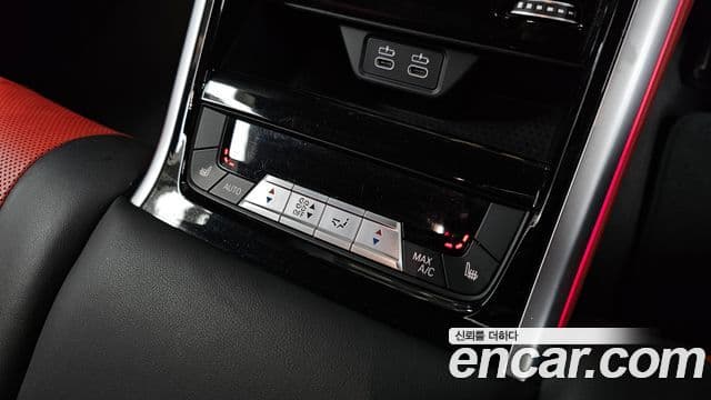 BMW 8 Series 2019 — Photo 2/20
