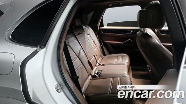 Porsche Cayenne 2021 — Şəkil 12/20