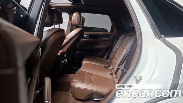 Porsche Cayenne 2021 — Şəkil 13/20