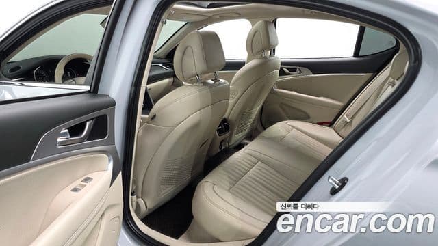 Genesis G70 2021 — Şəkil 14/20