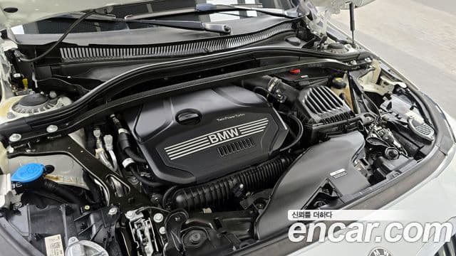 BMW 1 Series 2022 — ფოტო 16/20