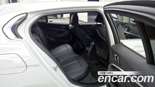BMW 1 Series 2022 — ფოტო 18/20
