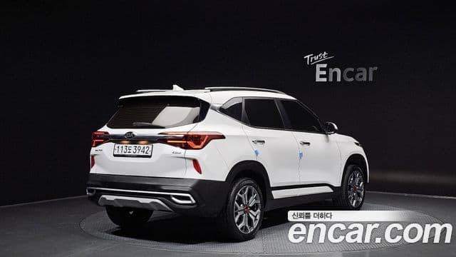 Kia Seltos 2020 — ფოტო 2/20