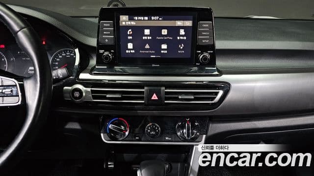 Kia Seltos 2020 — ფოტო 17/20