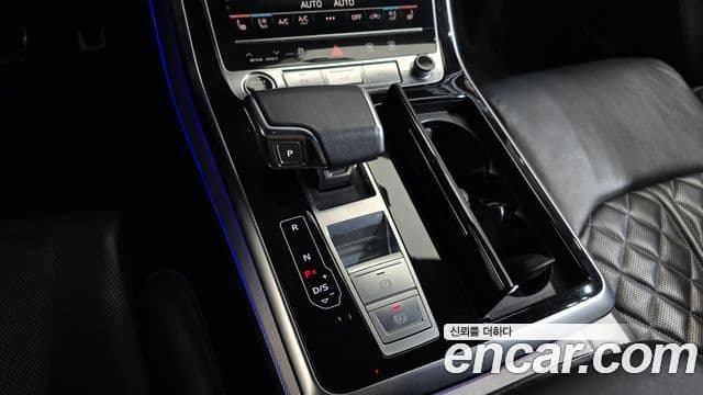 Audi Q7 2021 — ფოტო 9/20