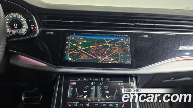 Audi Q7 2021 — ფოტო 14/20