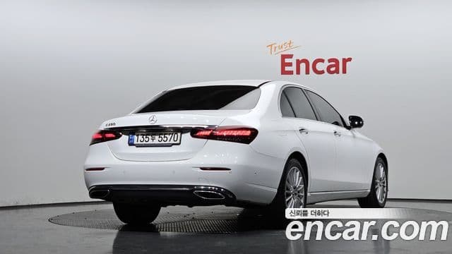 Mercedes-Benz E-Class 2022 — Фото 2/20