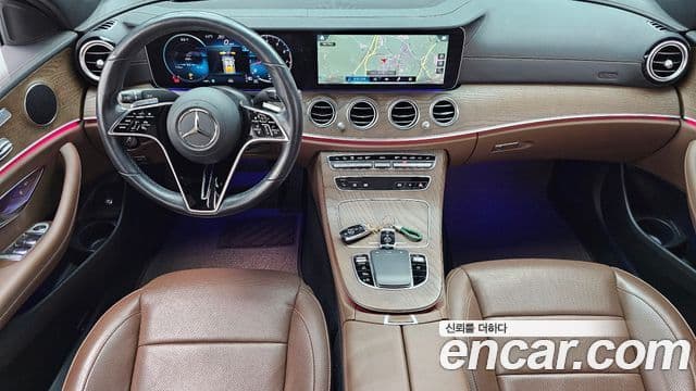 Mercedes-Benz E-Class 2022 — Фото 7/20