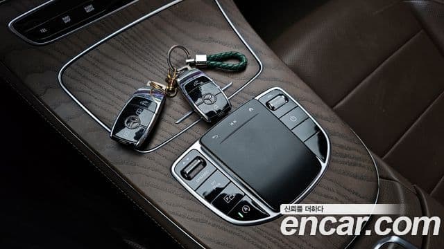 Mercedes-Benz E-Class 2022 — Фото 16/20