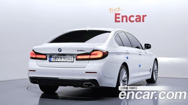 BMW 5 Series 2020 — Şəkil 2/20