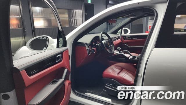 Porsche Cayenne 2023 — Şəkil 8/20