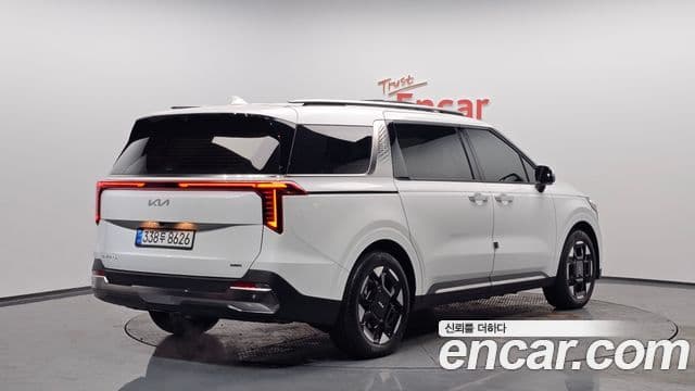 Kia Carnival 2024 — ფოტო 2/20