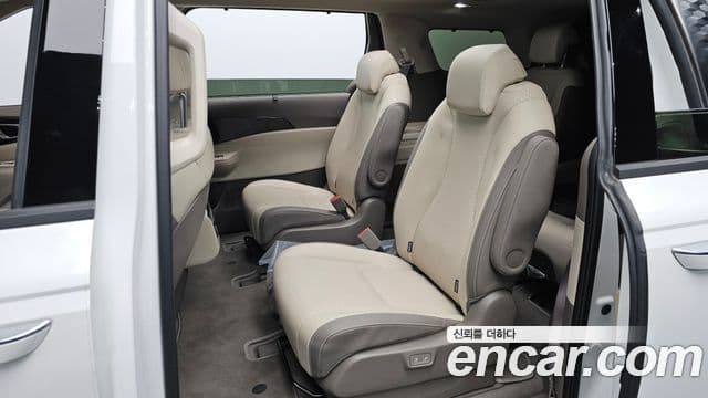 Kia Carnival 2024 — ფოტო 12/20