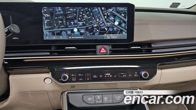 Kia Carnival 2024 — ფოტო 14/20