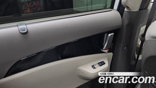 Kia Carnival 2024 — ფოტო 19/20