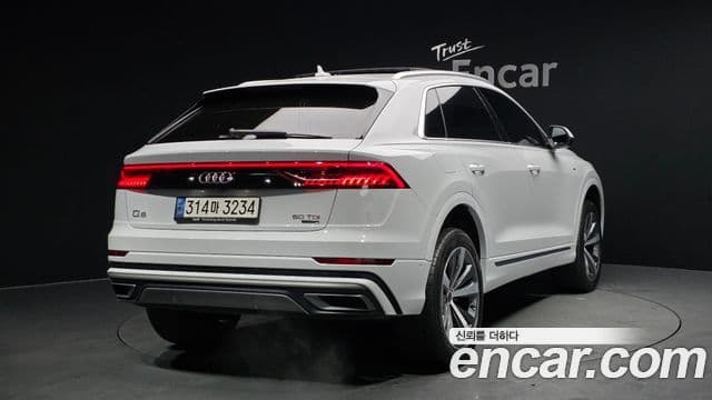 Audi Q7 2022 — Фото 2/20