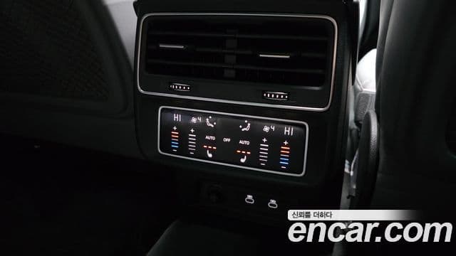 Audi Q7 2022 — Фото 19/20
