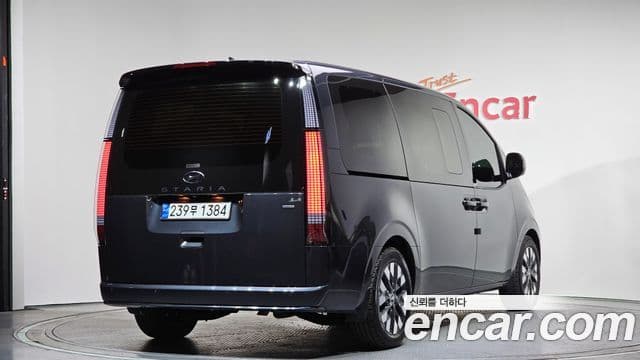 Hyundai Staria 2023 — ფოტო 11/20