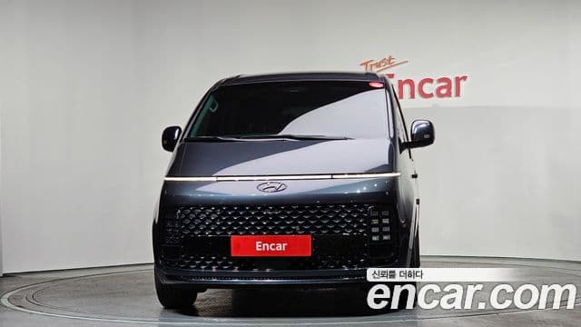 Hyundai Staria 2023 — ფოტო 19/20