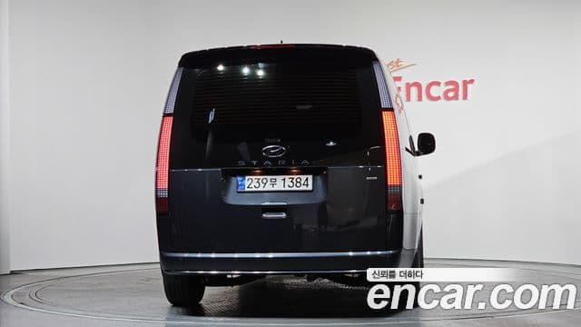Hyundai Staria 2023 — ფოტო 8/20
