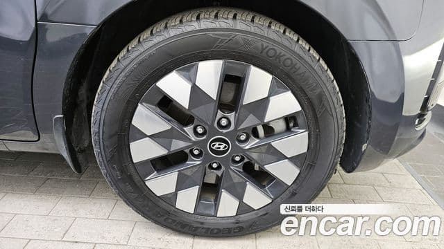 Hyundai Staria 2023 — ფოტო 5/20