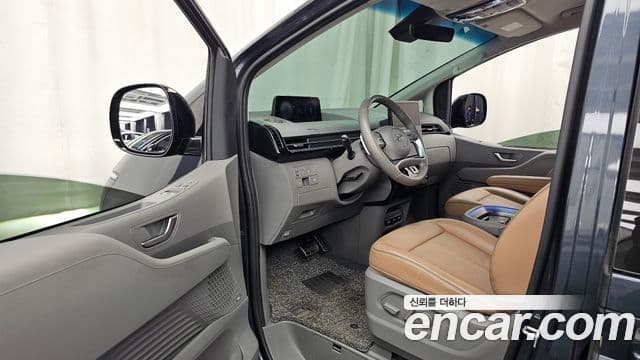 Hyundai Staria 2023 — ფოტო 20/20