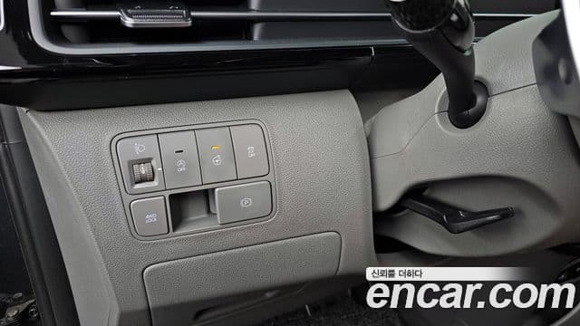 Hyundai Staria 2023 — ფოტო 12/20