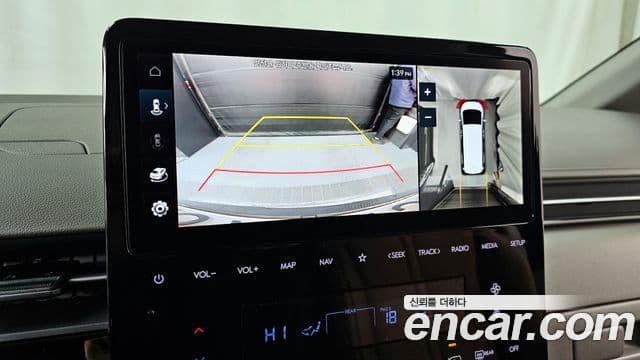 Hyundai Staria 2023 — ფოტო 13/20