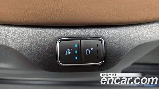 Hyundai Staria 2023 — ფოტო 2/20