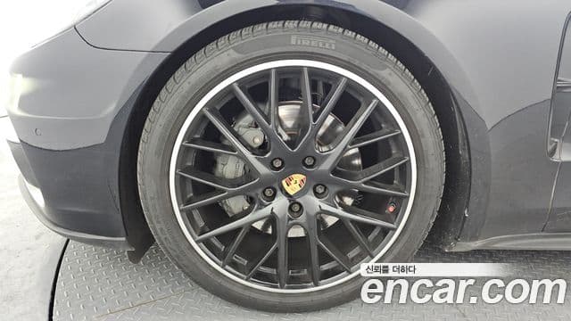 Porsche Panamera 2018 — Şəkil 19/20