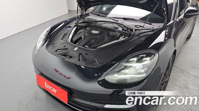 Porsche Panamera 2018 — Şəkil 3/20