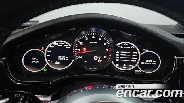 Porsche Panamera 2018 — Şəkil 18/20
