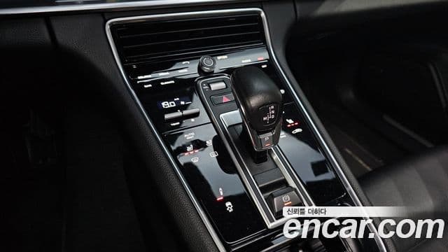 Porsche Panamera 2018 — Şəkil 2/20